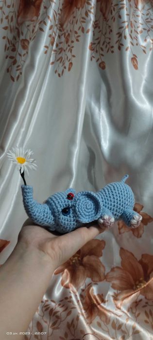 O'yinchoqlar qo'lda to'qilgan