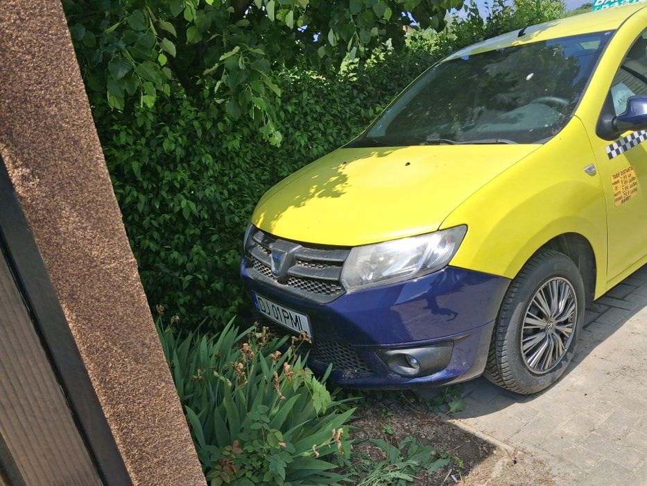 Vând logan pe taxi