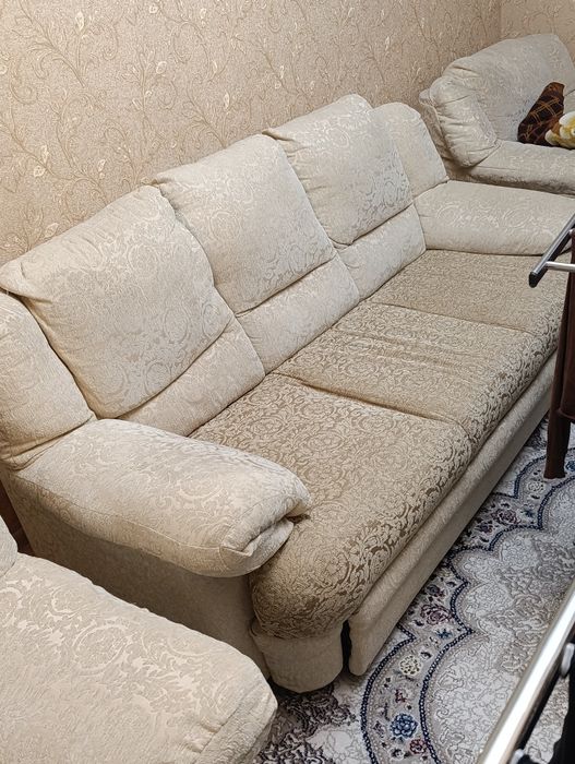 Продается мягкая мебель 4ка.