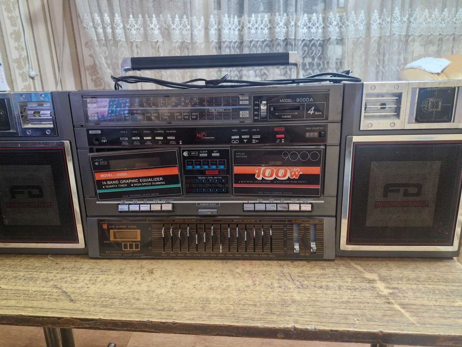 Продам магнитофон шарп 9000А