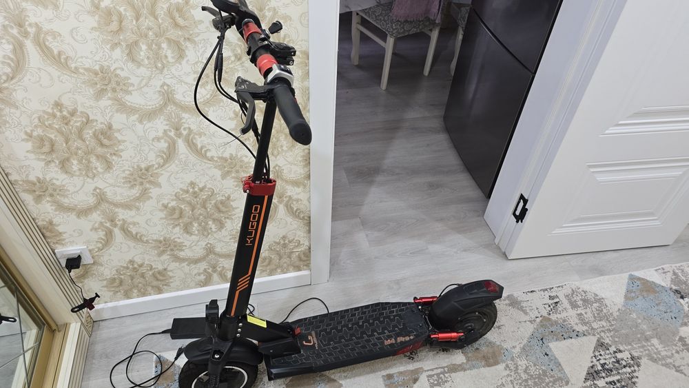 Продам самокат Kugoo M4 Pro+