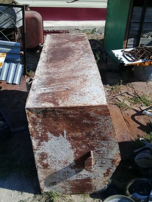 продам ступени , балясины дерево, емкость под раствор