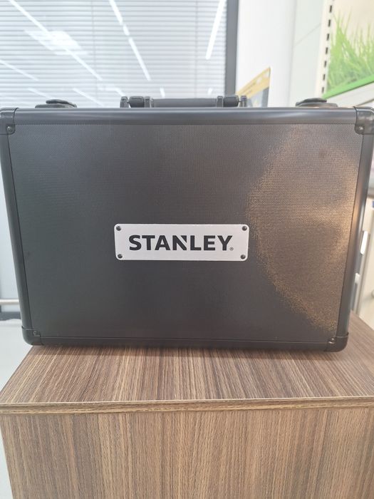 Нов комплект инструменти 119 части STANLEY stmt 72986-1 от Praktiker
