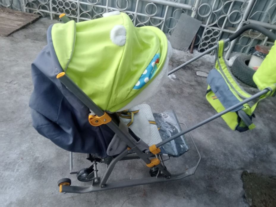 Продам санки в хорошем состоянии