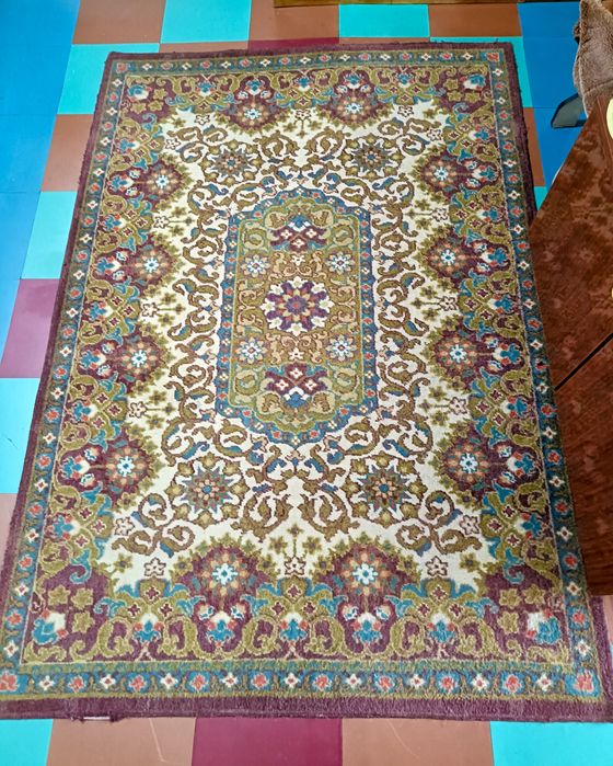 ДВА шерстяных ковра