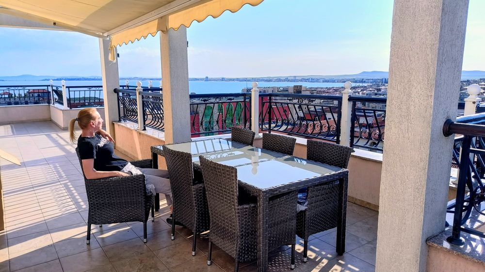 Дава се под наем Двустаен апартамент в Свети Влас - 120 кв.м за 344.25 € - Снимка #1