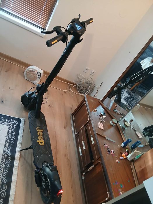 Тротинетка Jeep Продава се