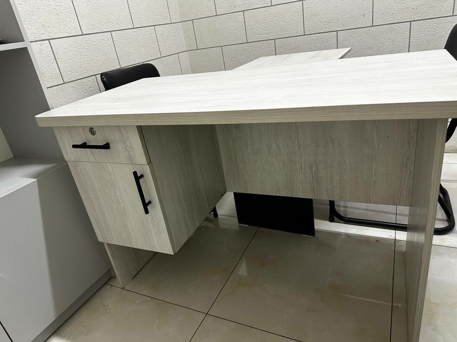 Offis mebellari sotiladi