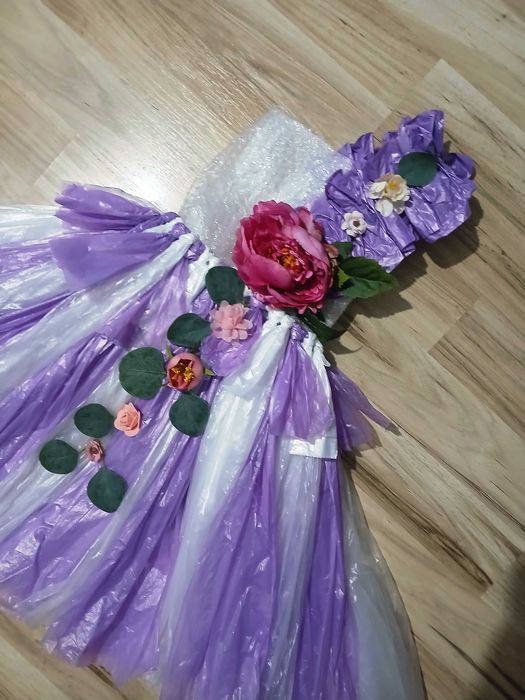 Rochii din materiale reciclabile pt fetita,mar 4-6 ani