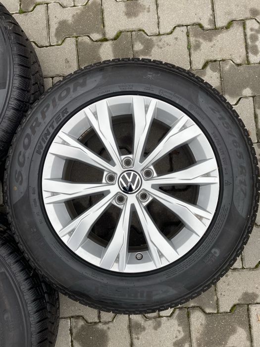 Roti iarna VW Tiguan 2 Allspace anv Pirelli 215 65 17 M+S DOT 0424