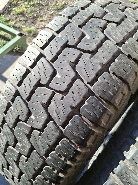 2 Anvelope de iarnă  245 70 r17 Pirelli