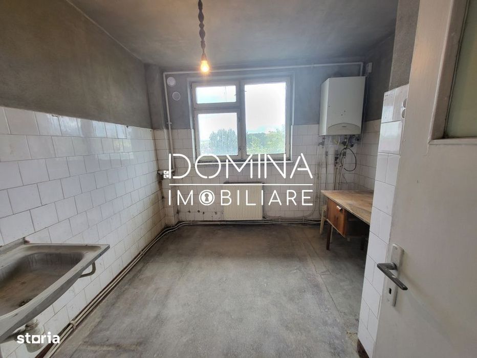 Vanzare apartament cu 3 camere, strada Garofitei, zona 1 Mai
