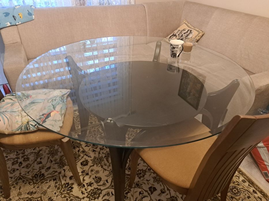 Трапезна маса за всекидневна