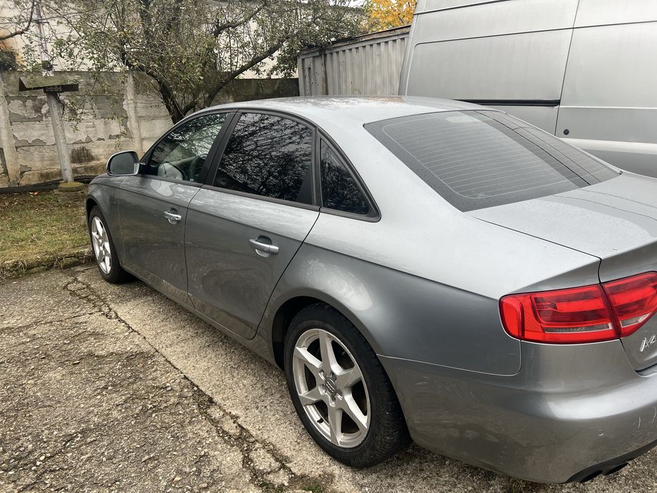 Vand Audi A4 anul 2009