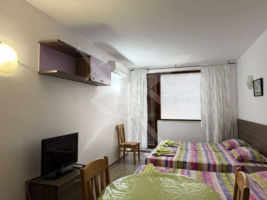 Дава се под наем Едностаен апартамент в к.к. Св.Св. Константин и Елена - 45 кв.м за 400 € - Снимка #1