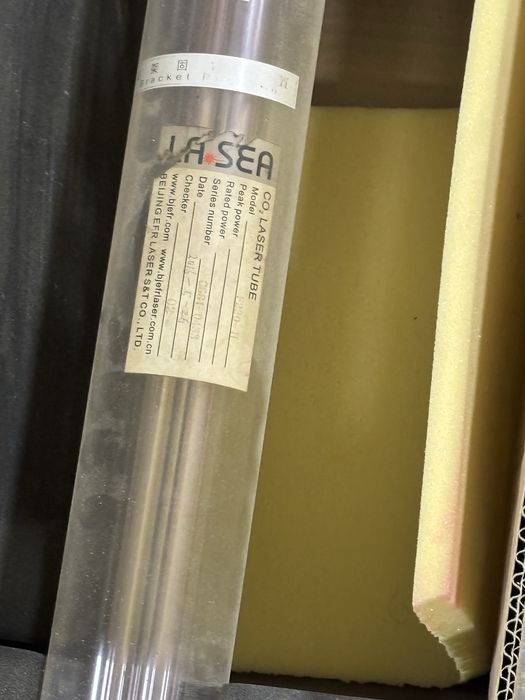 CO₂ Laser Tube 1600W – Ishlatilmagan Industrial 16mm