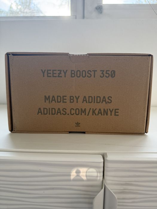 Yeezy 350 V2 bone (white)