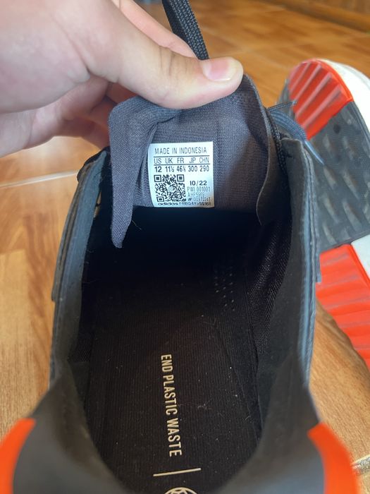 Продаются оригинальные кроссовки Adidas.