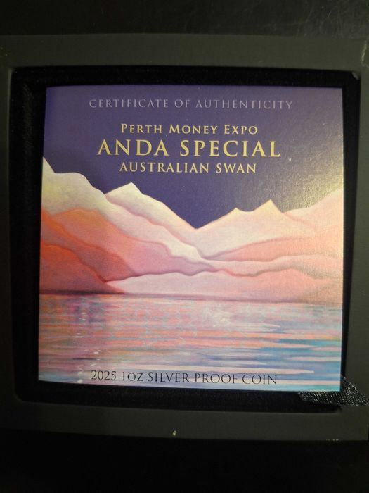 Продавам рядка Австралийска сребърна монета