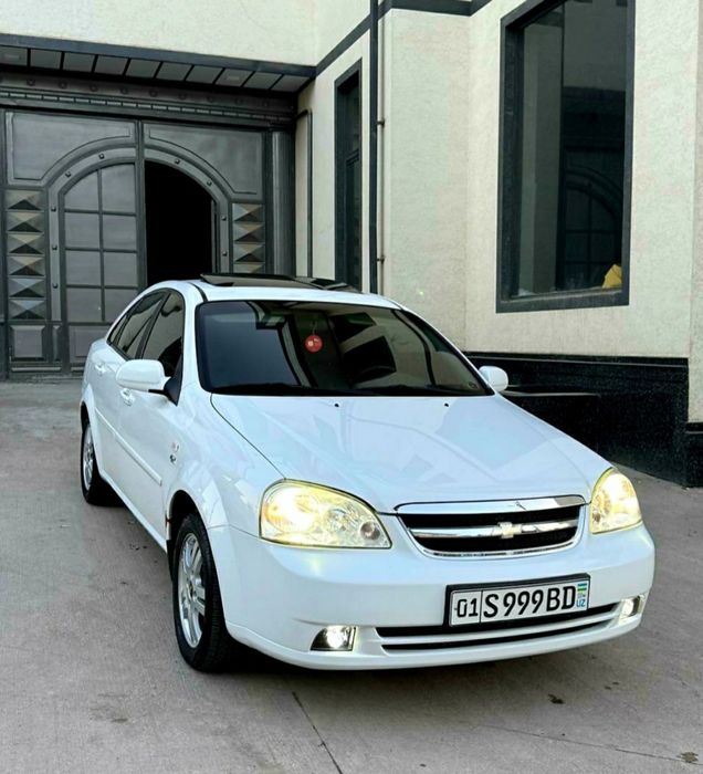 Ласетти 1,6 автомат 2013. Бензин.