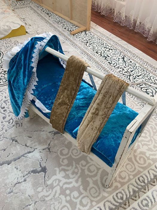 Ак бесык тосегымен бырге