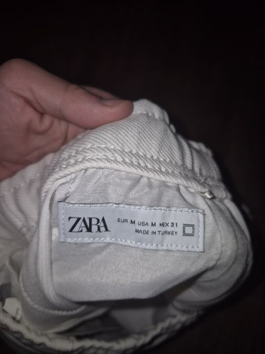 Мъжки бели къси панталони – удобни и стилни

СТИЛНИ