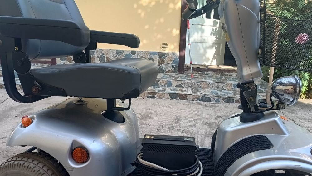 Scuter pentru persoane cu dizabilități