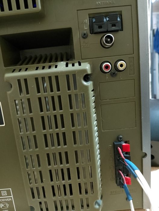 Продам музыкальный центр LG