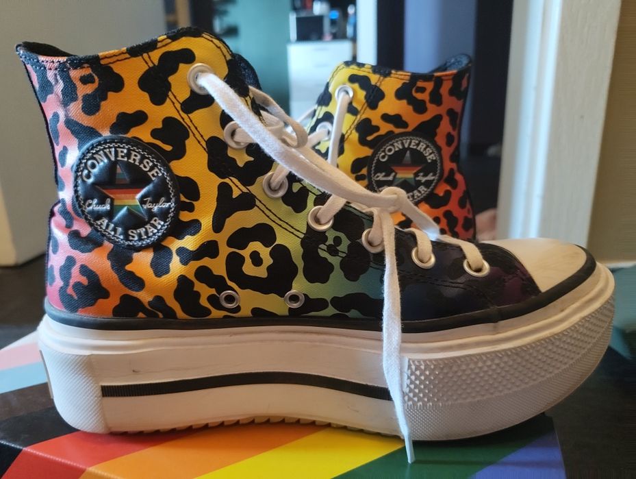 Converse limited pride eition