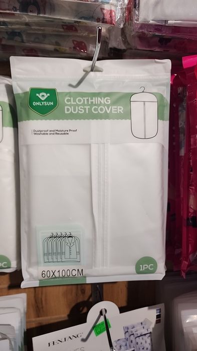 Kostyum chexol kiyimlaringiz uchun suv o‘tkazmaydigan, sifatli  chexol