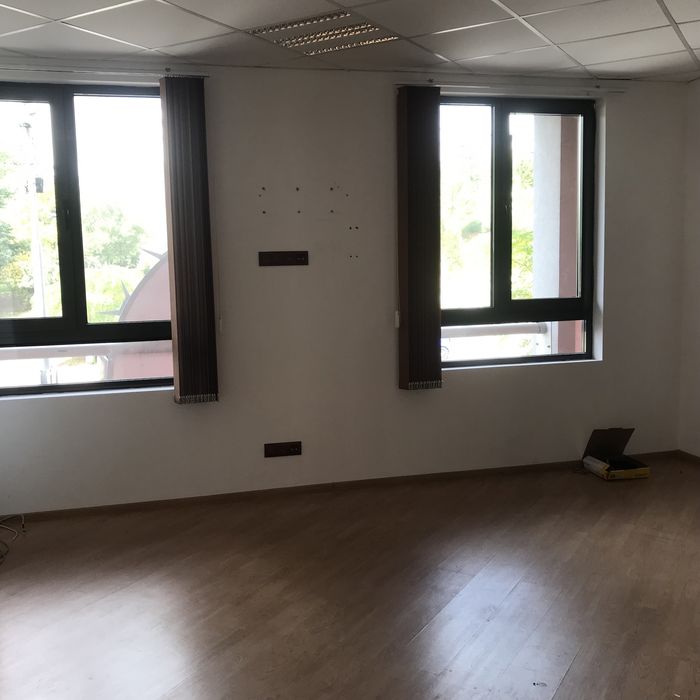 Дава се под наем Офис в Благоевград, Запад - 119 кв.м за 816 € - Снимка #5