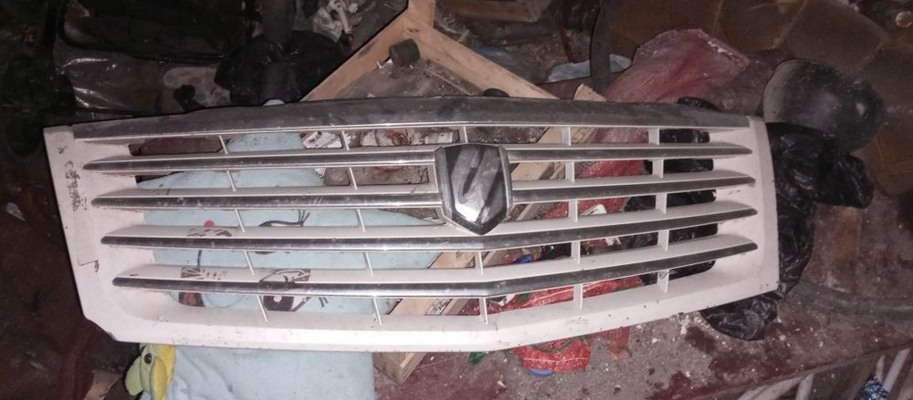 Продам решетку Радиатора на Альфард