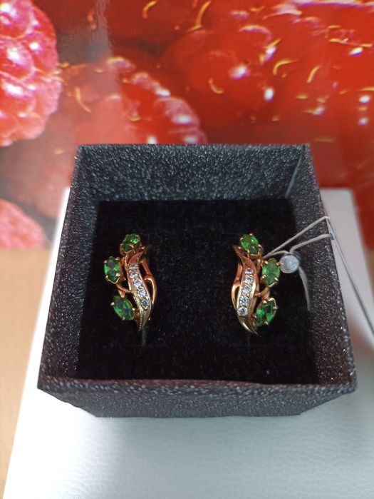 Новые золотые серьги 585 пробы