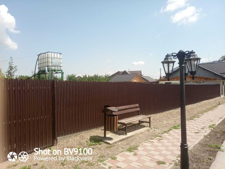 Casă din cărămidă cu teren generos și potențial excelent de dezvoltare – Zona centru Sihlea (Vrancea)