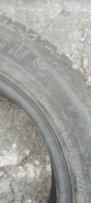 Продам шины зимние шипованые Mishlen