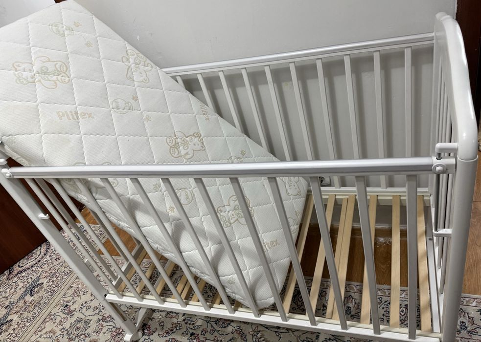 Продам детскую кроватку манеж