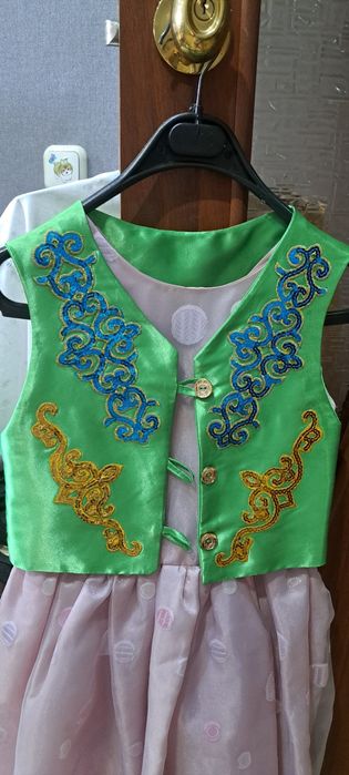 Жилет жилет 5-6 лет