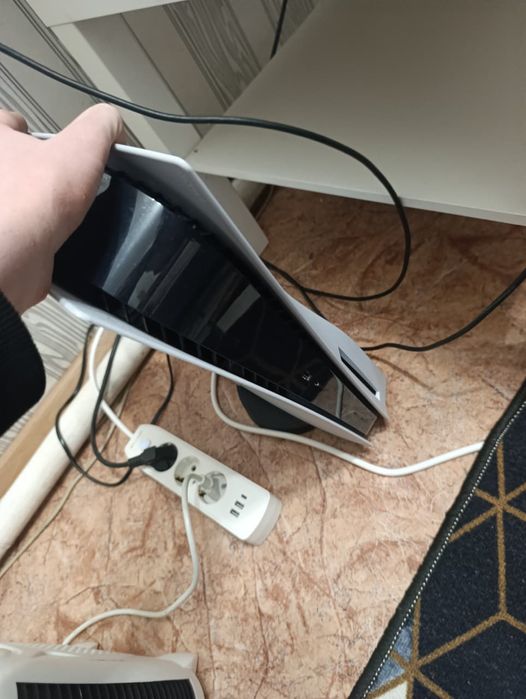 Продам срочно PS5