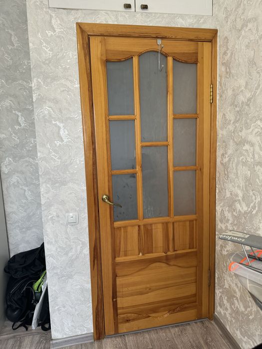 Продам двери деревянные