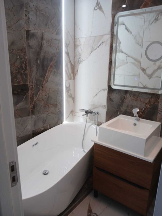 Apartament 3 camere-de inchiriat- zona CEC- Bd. Unirii