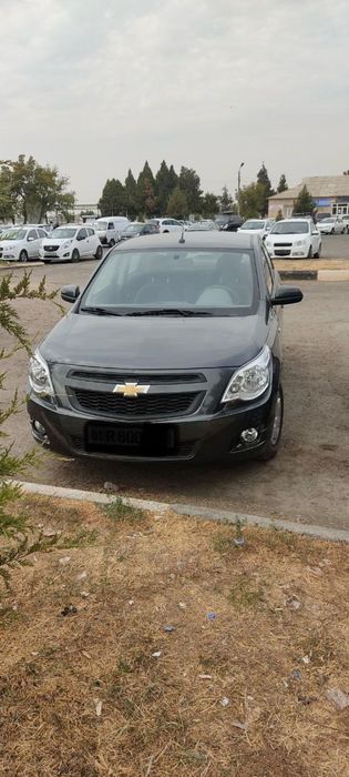 Cobalt kulrang mokriy asfalt 2021 yil