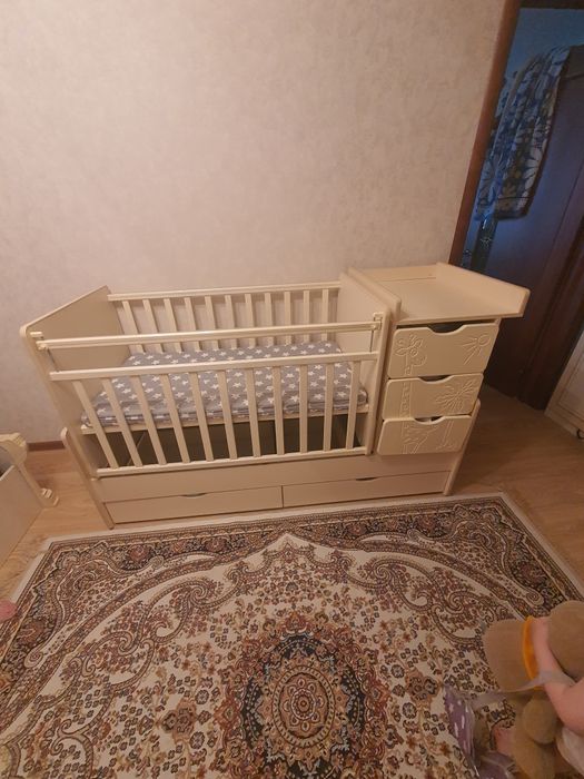 Продам детскую кроватку