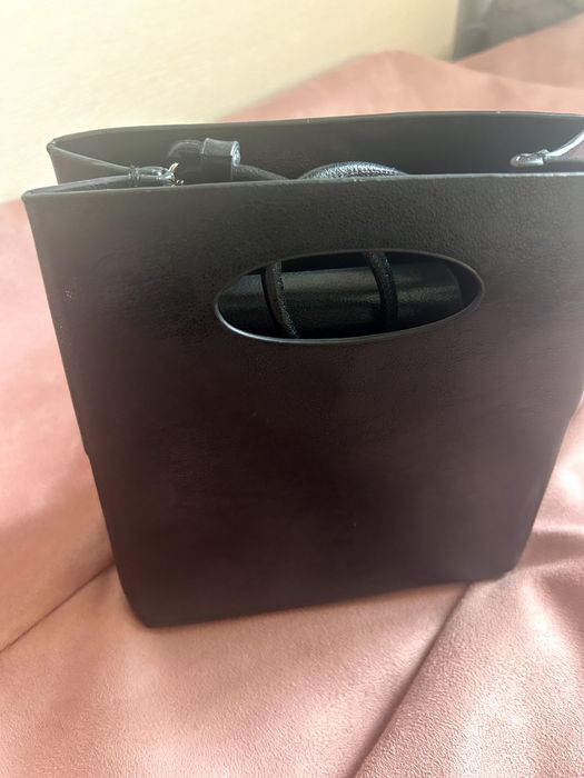 Mango, Чанта за рамо от еко кожа с фигурален десен, Черен