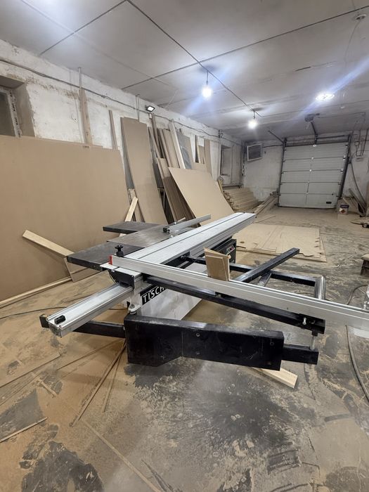 Распиловочный станок для мебель