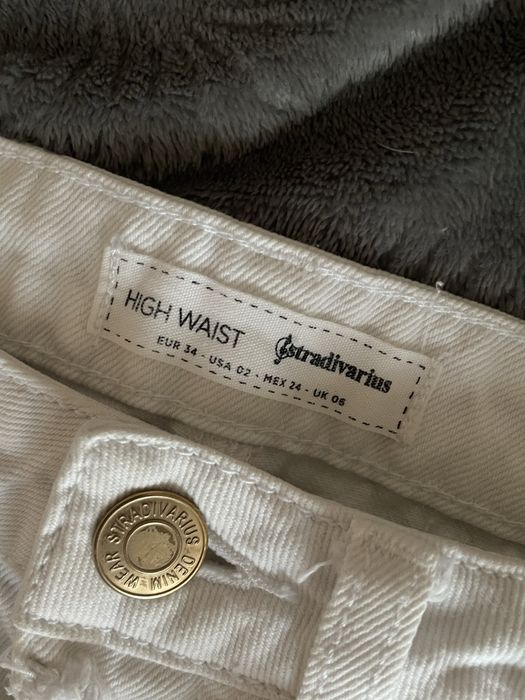 Дамски къси дънкови панталони на Zara и Stradivarius