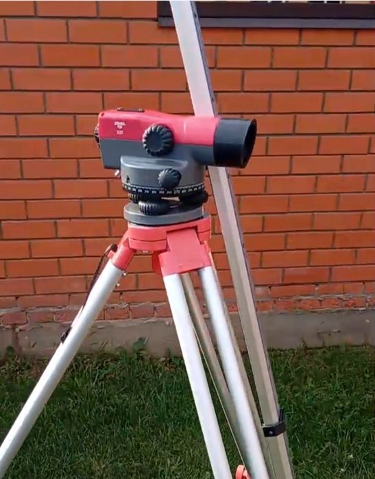 Продам нивелир south NL32B комплект новый строит ноль уровень leica