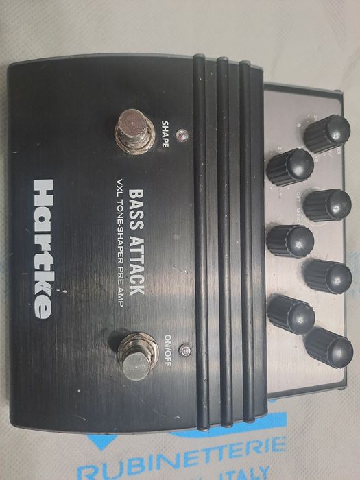 Chitară bass cinci corzi