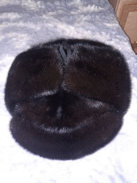 Норковая шапка почти новая