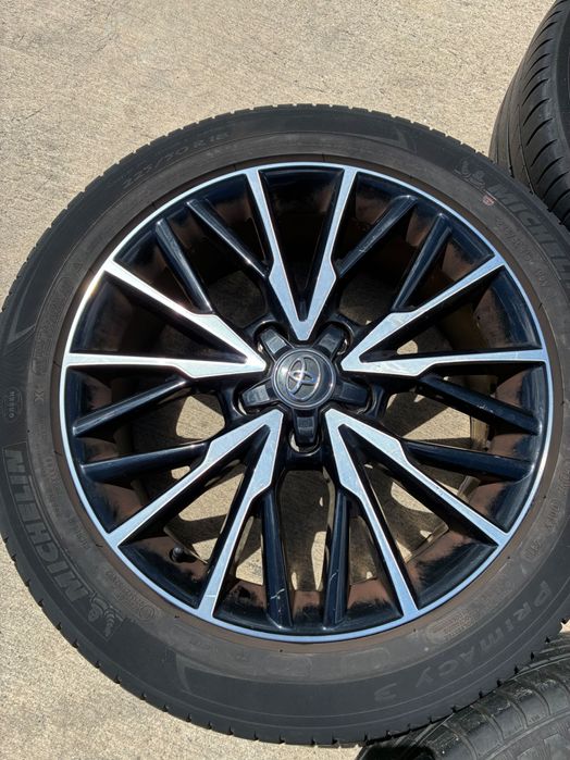 Продавам оригинални Toyota алуминиеви джанти 18” с гуми