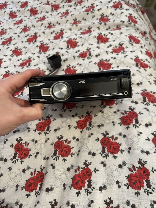 Casetofon JVC bluetooth